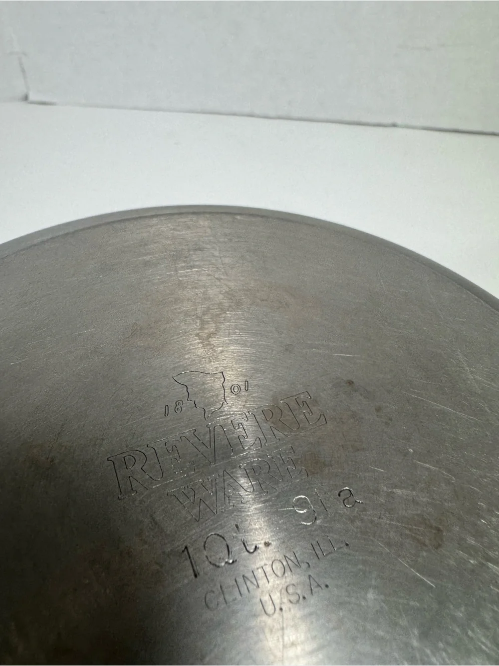 Stainless Steel Saucepan with Black Handle and Lid